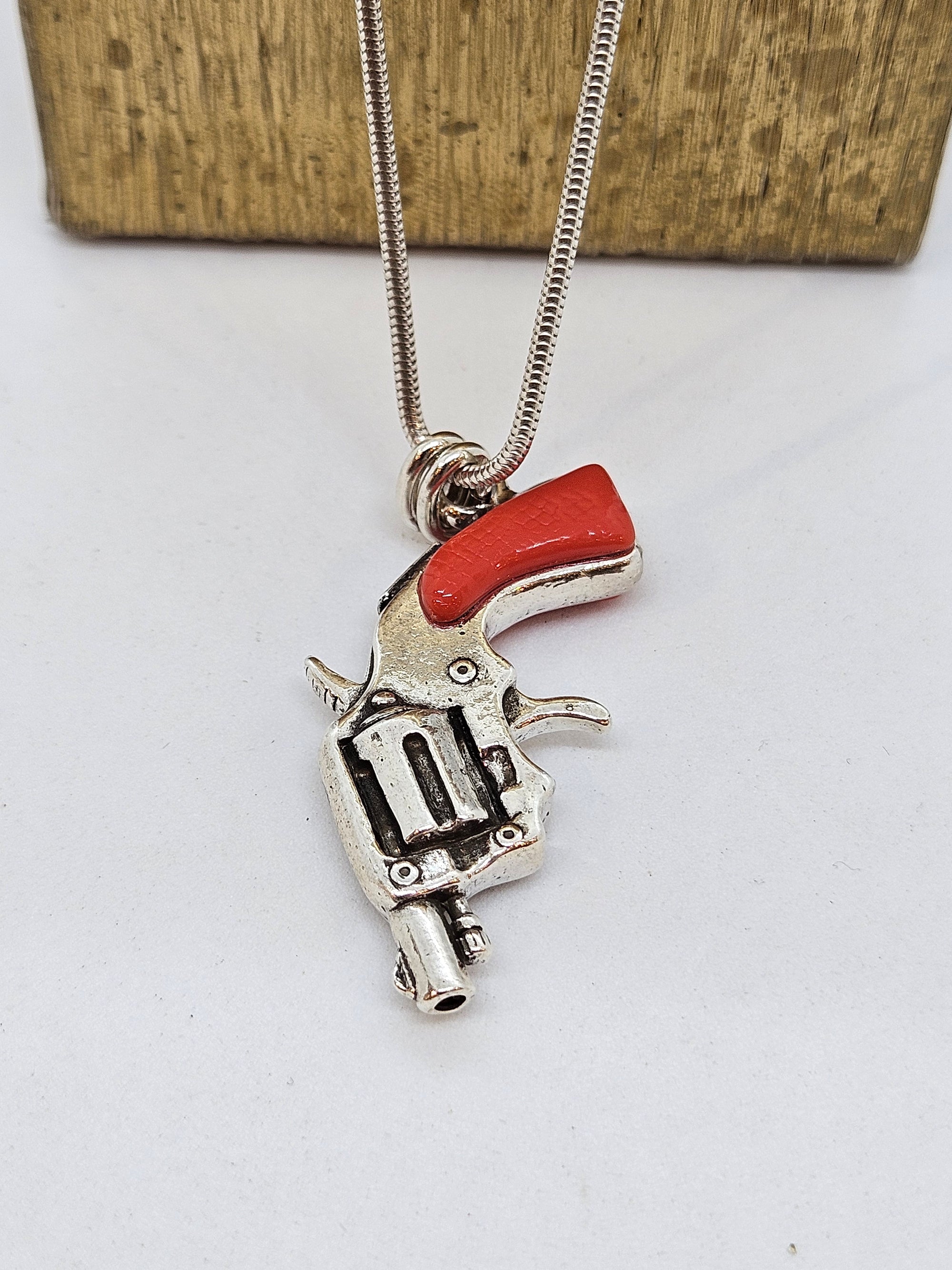 GAS BIJOUX - Collier CLINT - Argenté et rouge - Existe que 25 exemplaires seulement