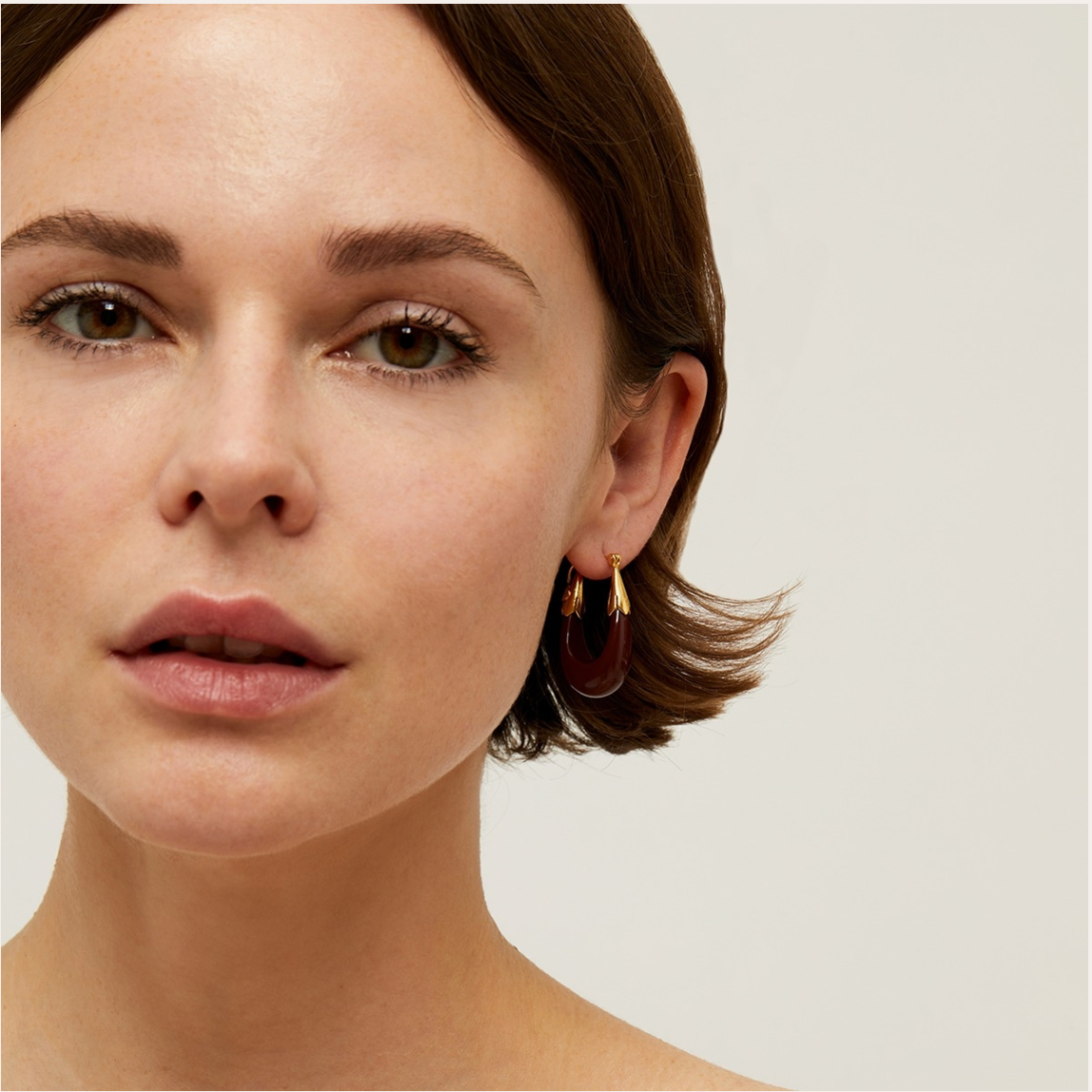 GAS BIJOUX - Boucles d'oreilles ECUME petit modèle pourpre métal doré à l'or fin