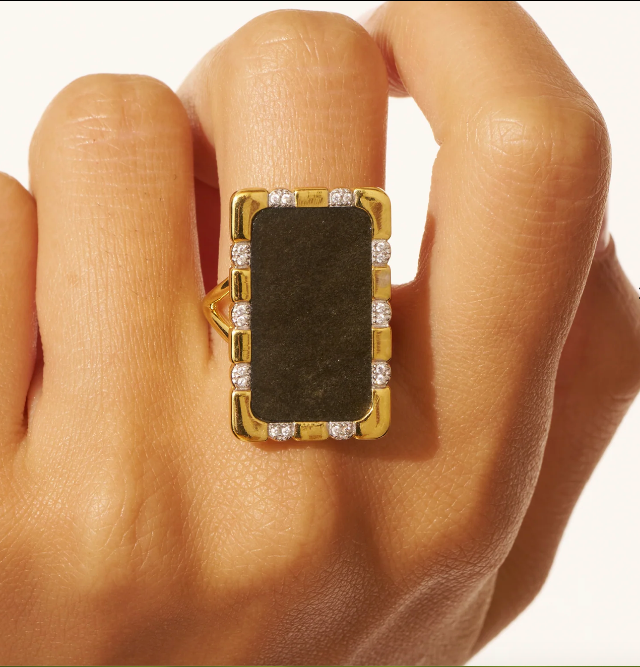 BE MAAD - Bague BIANCA - Obsidienne dorée - Bague XXL carrée en laiton dorée