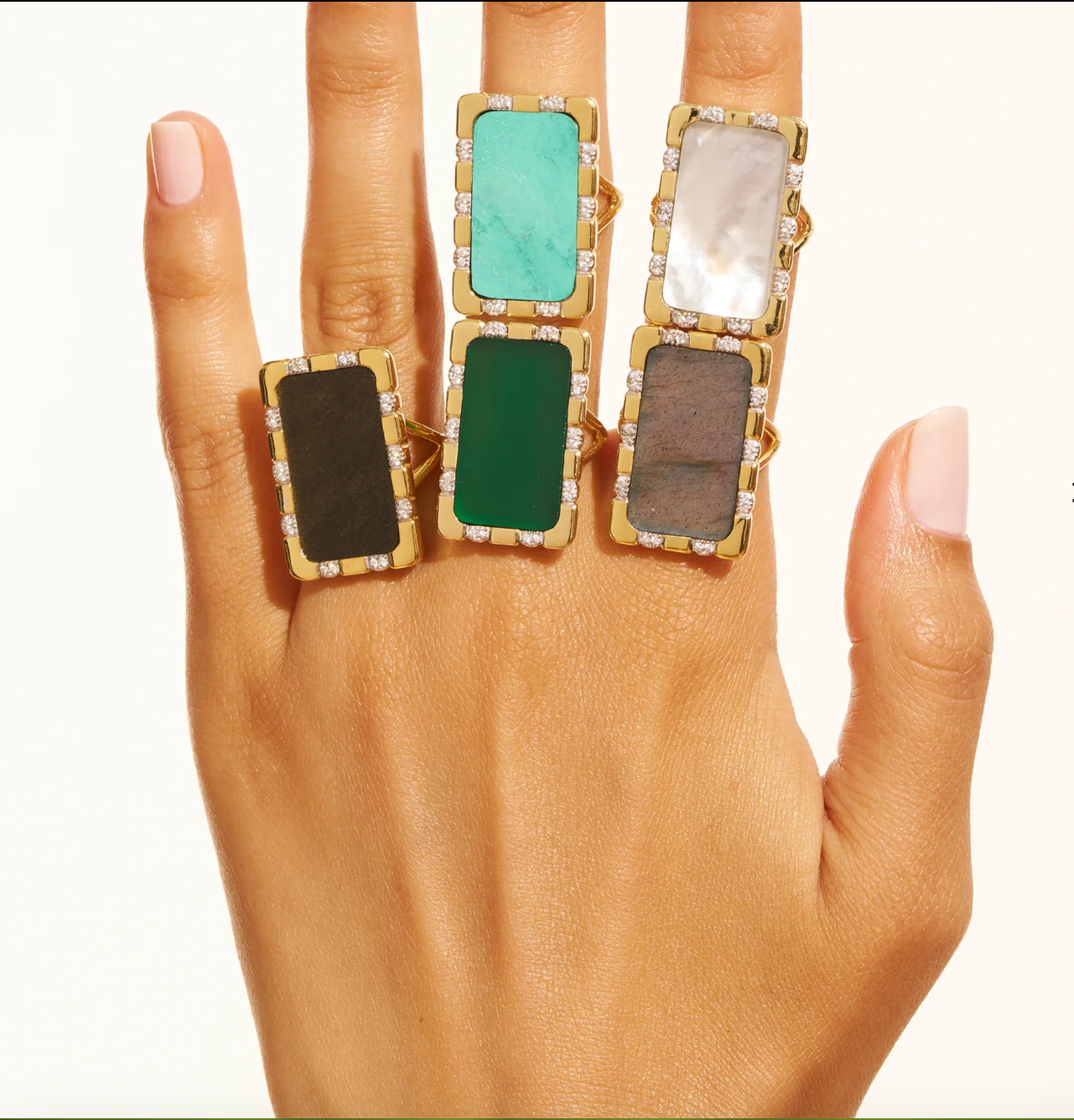 BE MAAD - Bague BIANCA - Obsidienne dorée - Bague XXL carrée en laiton dorée