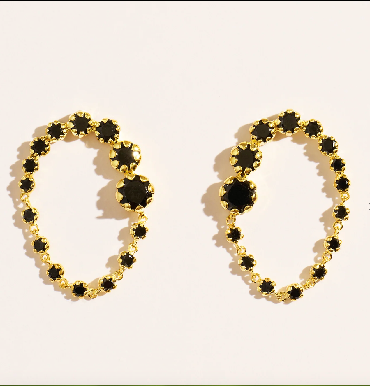 BE MAAD - Boucles d'oreilles RIVE D'OR - Zircons noirs