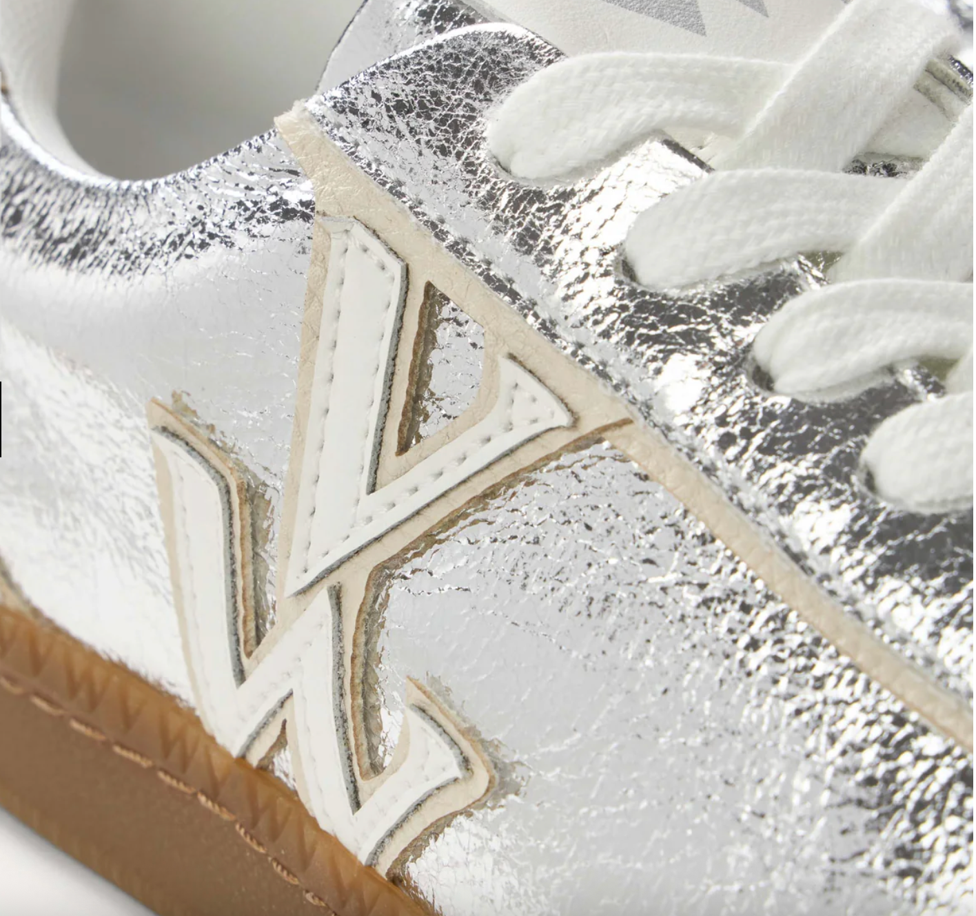 VANESSA WU - Baskets monogramme SARAH SILVER a semelle rétro