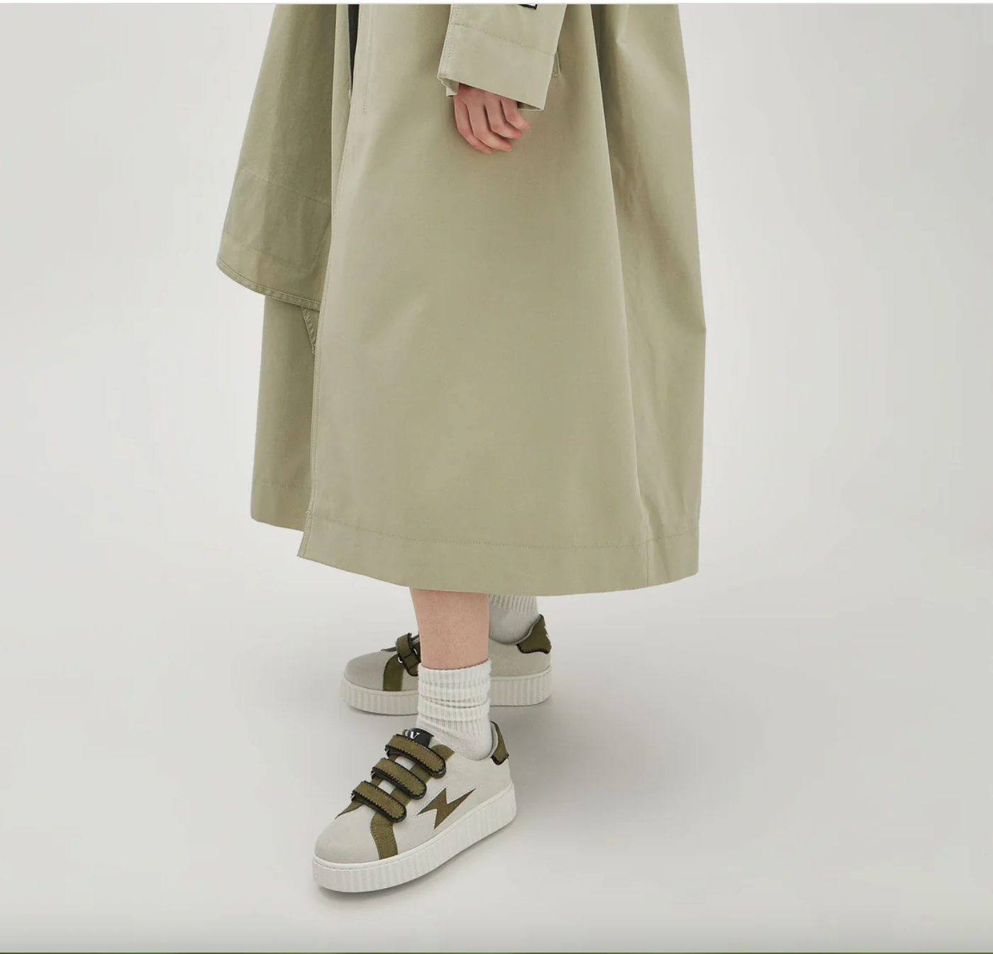 VANESSA WU - Baskets éclair XENIA GRIS ET KAKI a scratchs