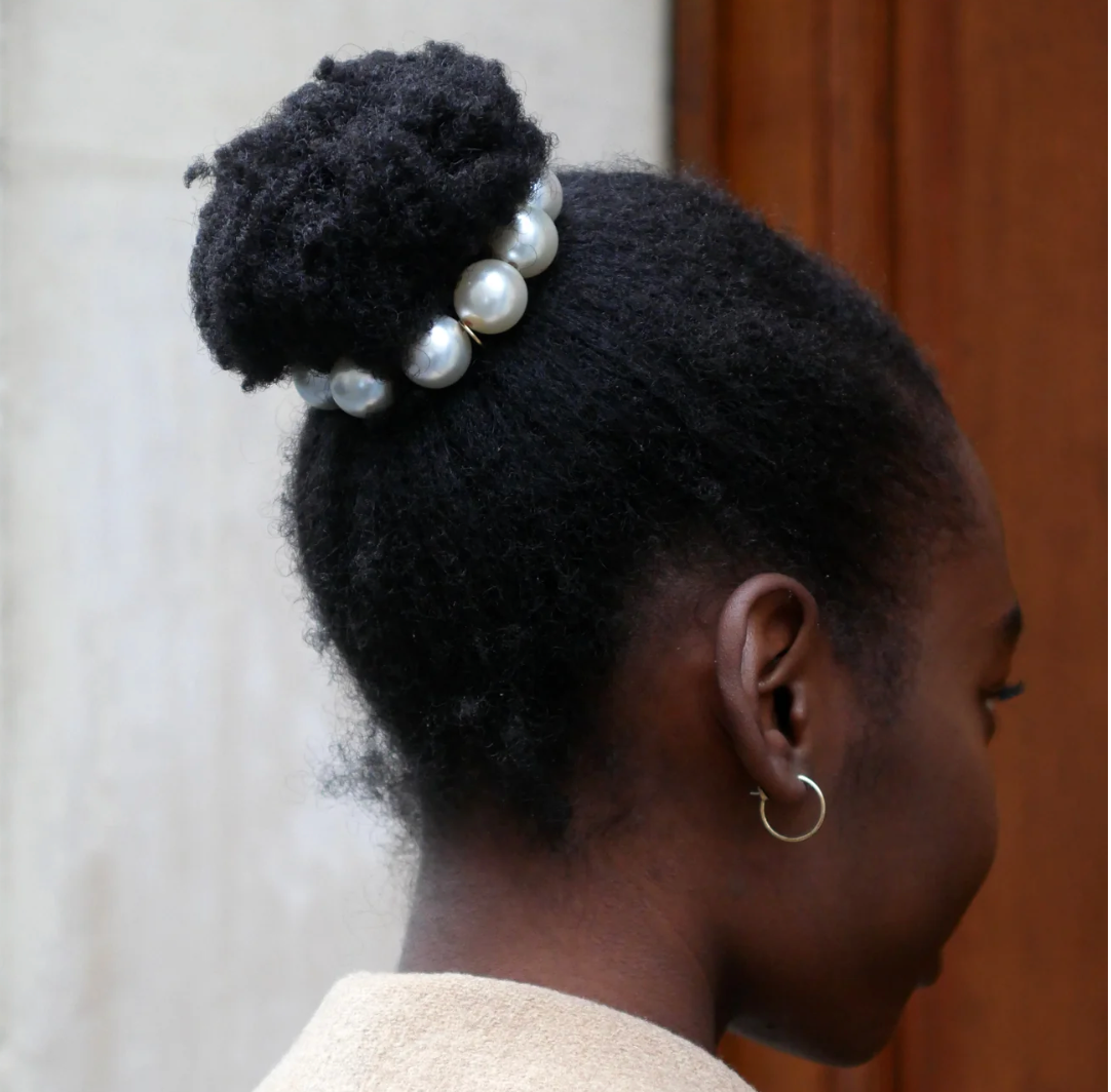 SCRUNCHIE IS BACK - BICHOU chouchou perles nacrées taille L - Bracelet