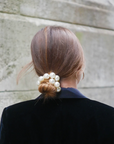 SCRUNCHIE IS BACK - BICHOU chouchou perles nacrées L - Collier
