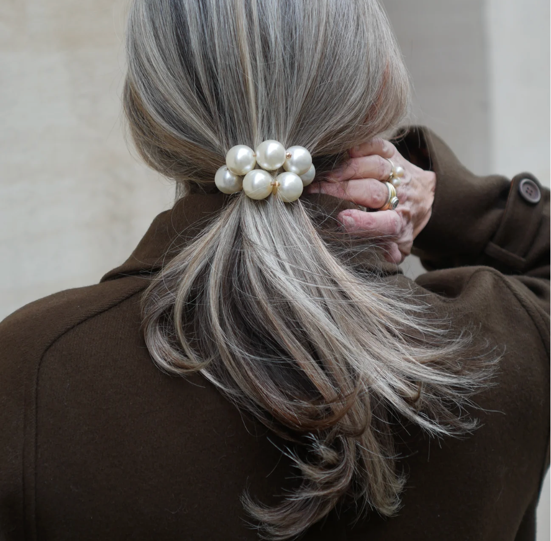 SCRUNCHIE IS BACK - BICHOU chouchou perles nacrées L - Collier