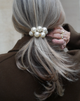 SCRUNCHIE IS BACK - BICHOU chouchou perles nacrées L - Collier