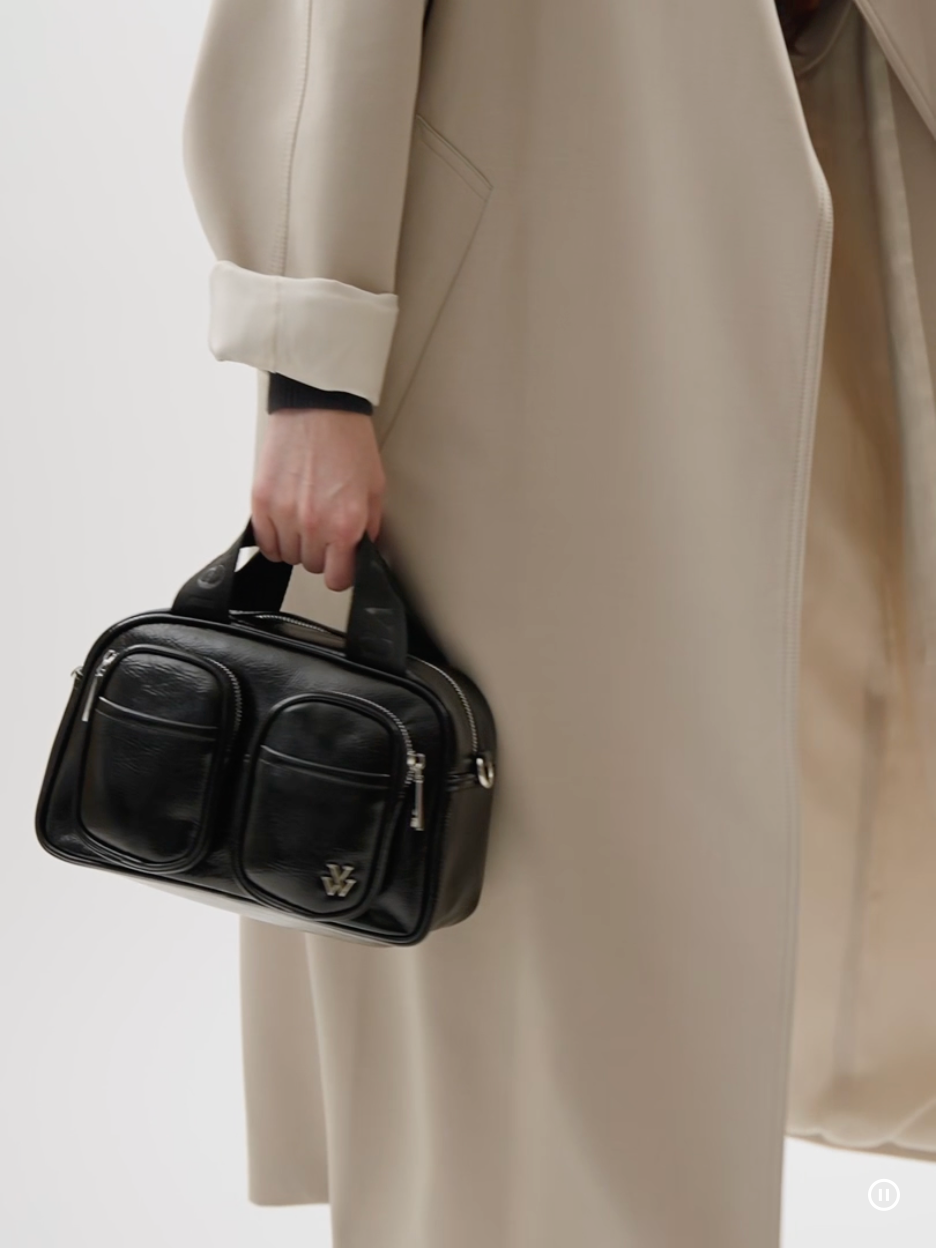 VANESSA WU - Mini sac bowling LORRAINE noir verni