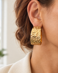 JORGINA - BOUCLES D'OREILLES CRÉOLES DORÉES MARTELÉES