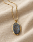 GAS BIJOUX - COLLIER SCARABÉE DORÉ - NACRE GRISE