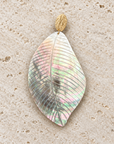 JORGINA - MONO BOUCLES D'OREILLES FEUILLES NACRE GRISE BASE DORÉE