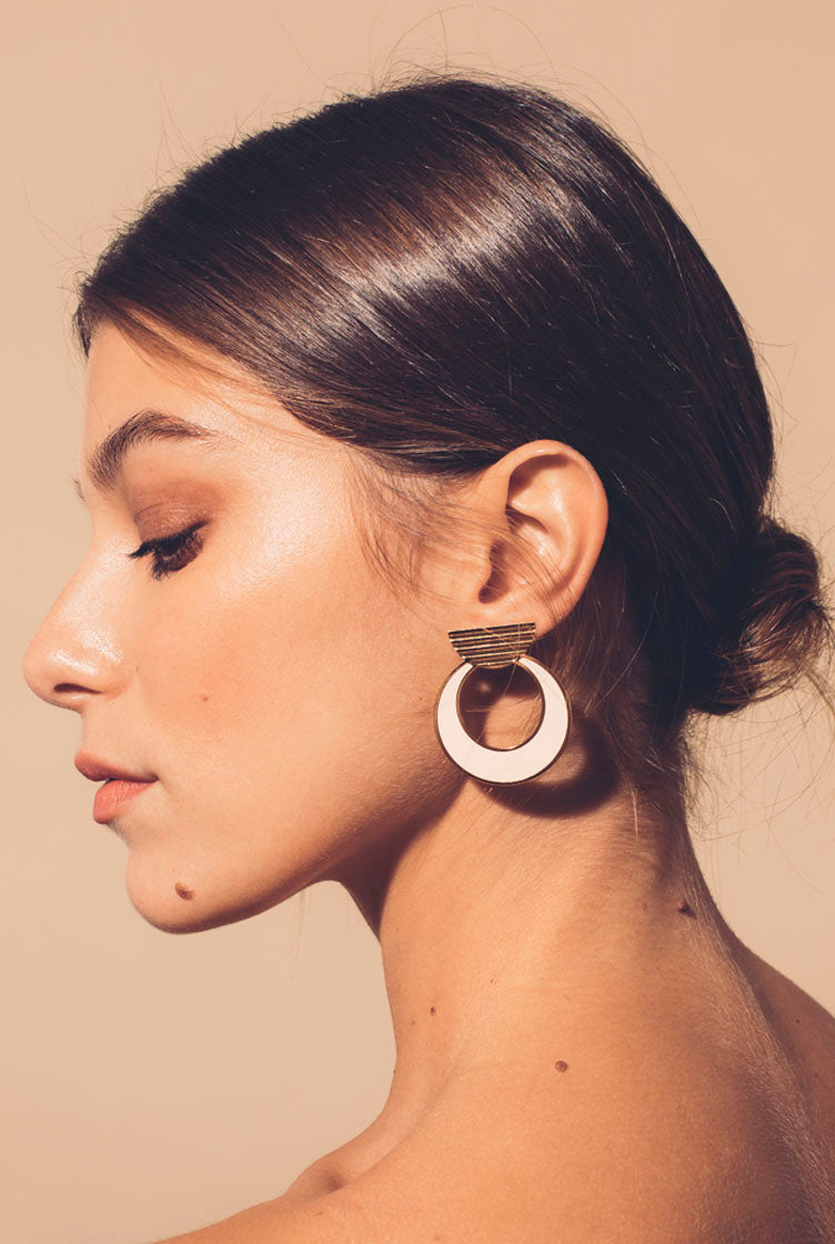 CHIC ALORS - Boucles d’oreilles Géométriques beige et dorée