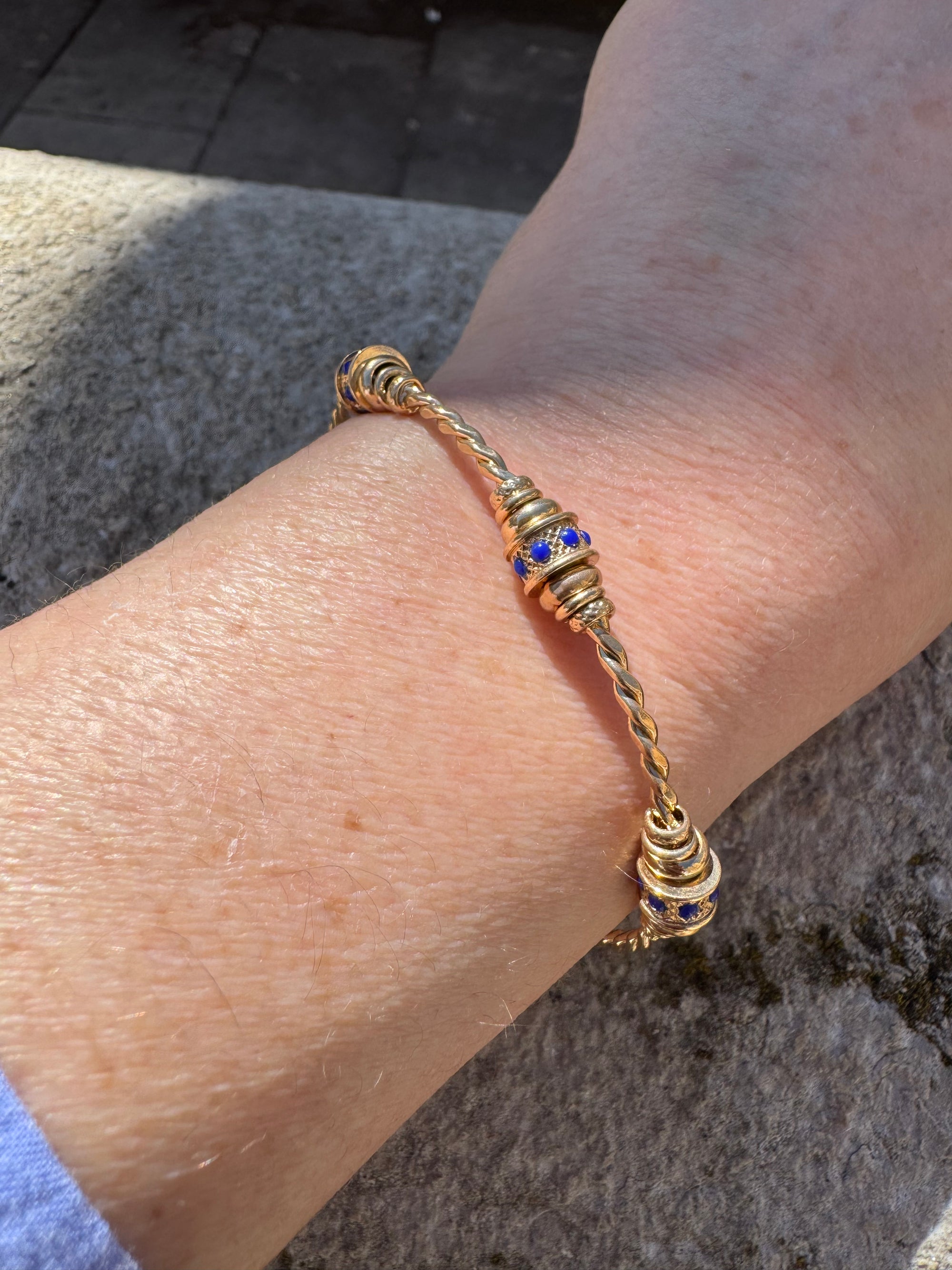 GAS BIJOUX - Bracelet jonc TORSADE 3 strass bleu marine petit modèle dorée à l'or fin