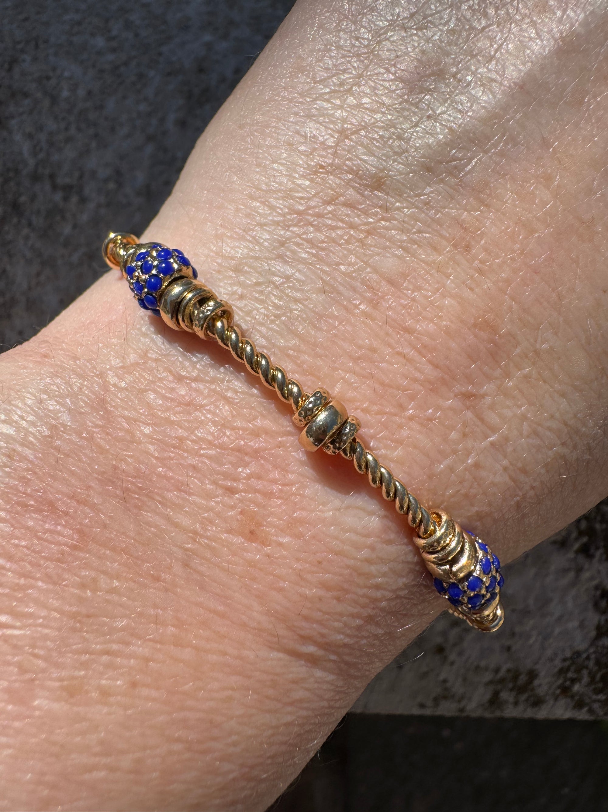 GAS BIJOUX - Bracelet jonc TORSADE 2 strass bleu marine petit modèle doré à l'or fin