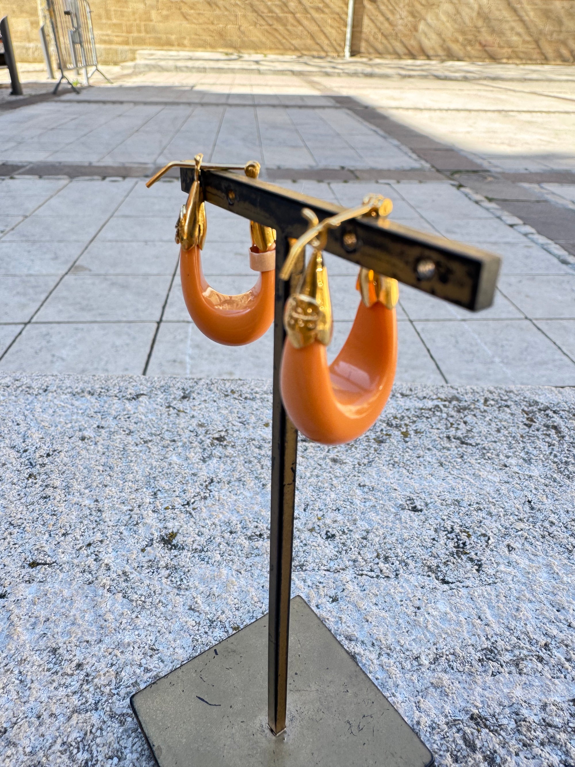 GAS BIJOUX - Boucles d'oreilles ECUME petit modèle acétate dorées - Caramel