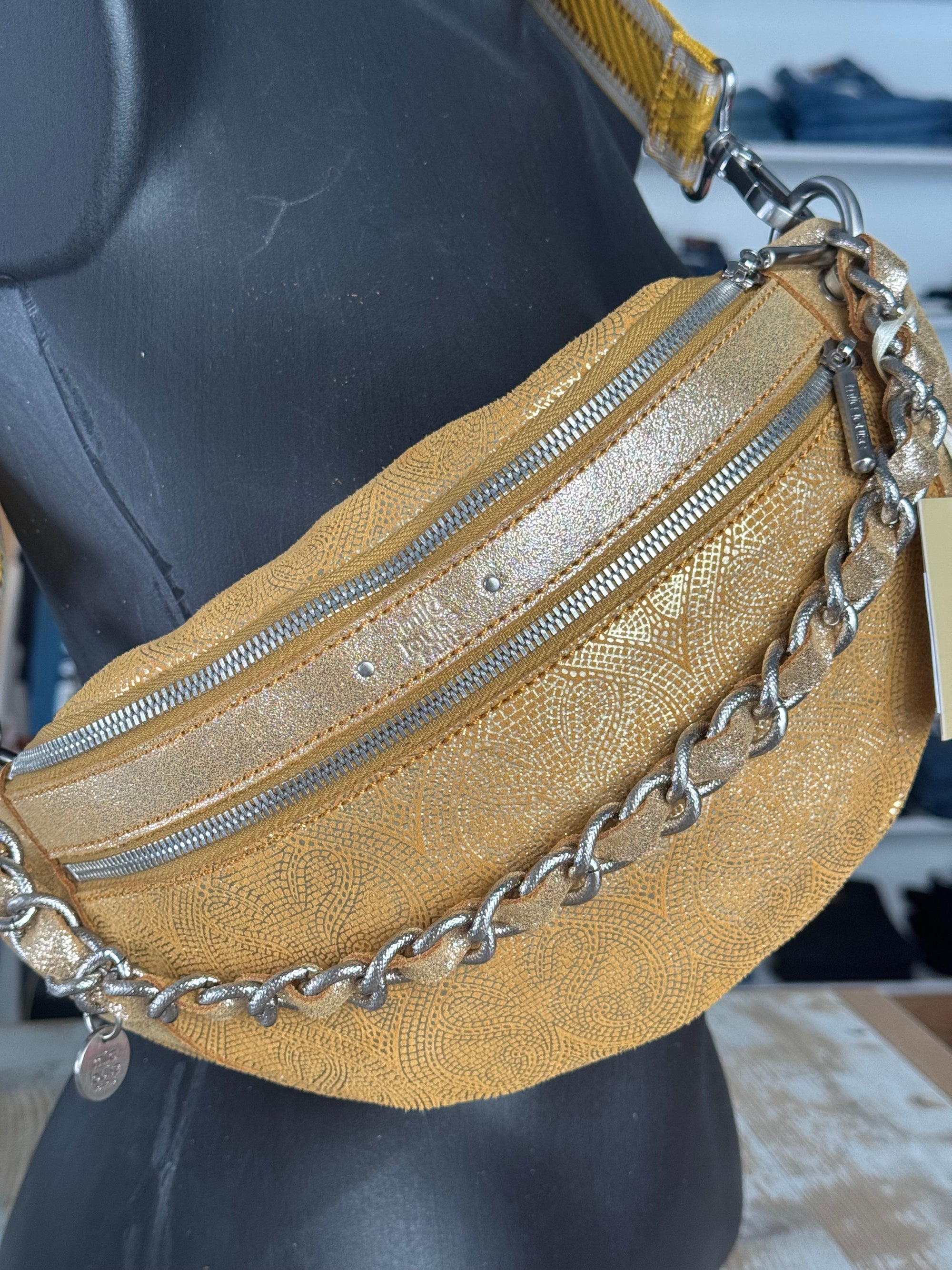 MILA LOUISE - Sac banane PETRA MX - Cuir avec motifs jaune