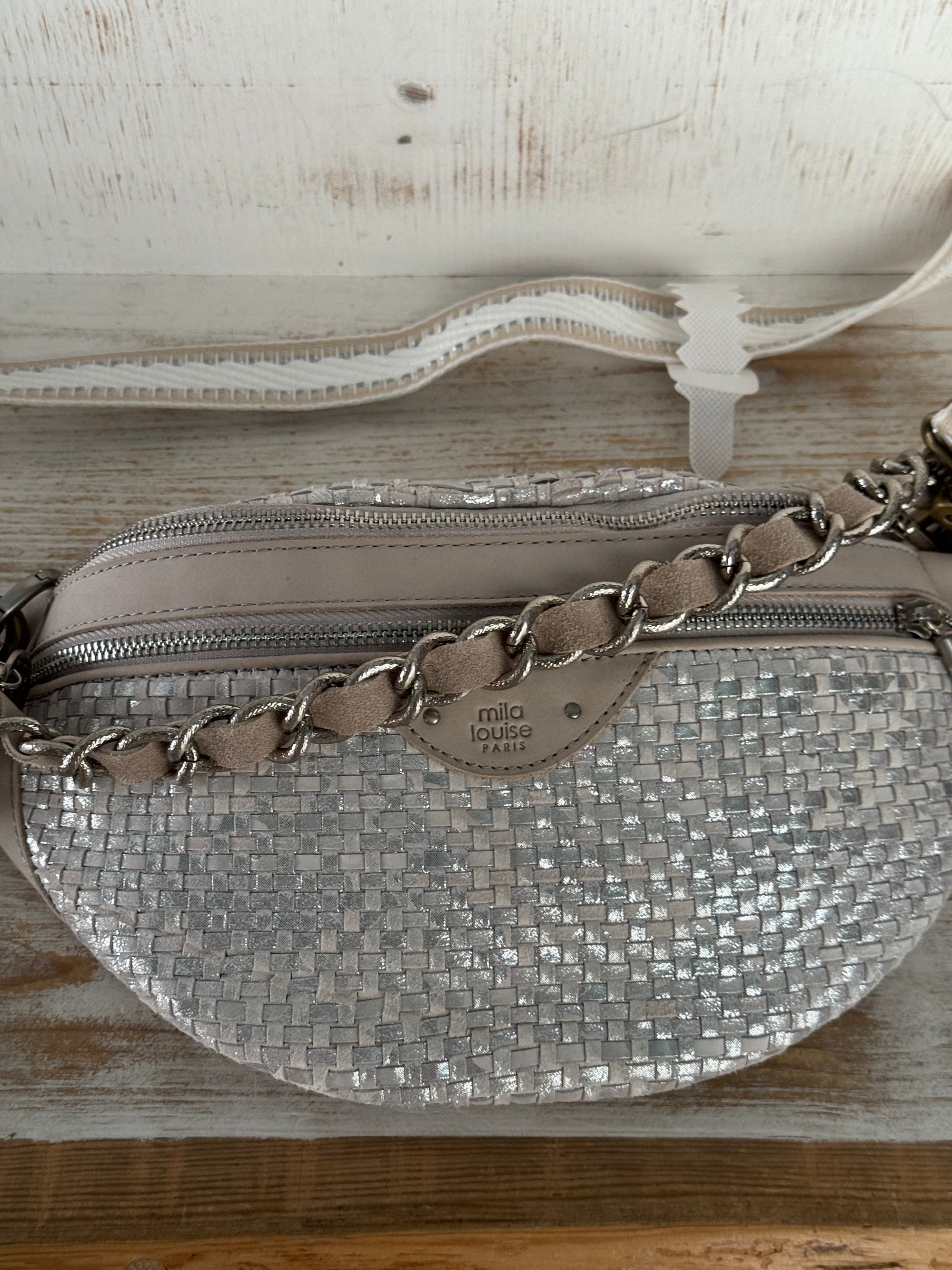 MILA LOUISE - Sac banane PETRA W - cuir tressé argenté