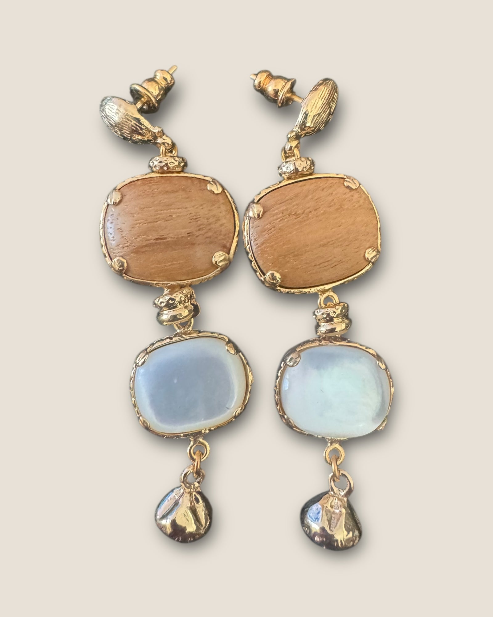 GAS BIJOUX - Boucles d’oreilles SILÈNE petit modèle dorées à l’or fin - Bois et nacre blanche