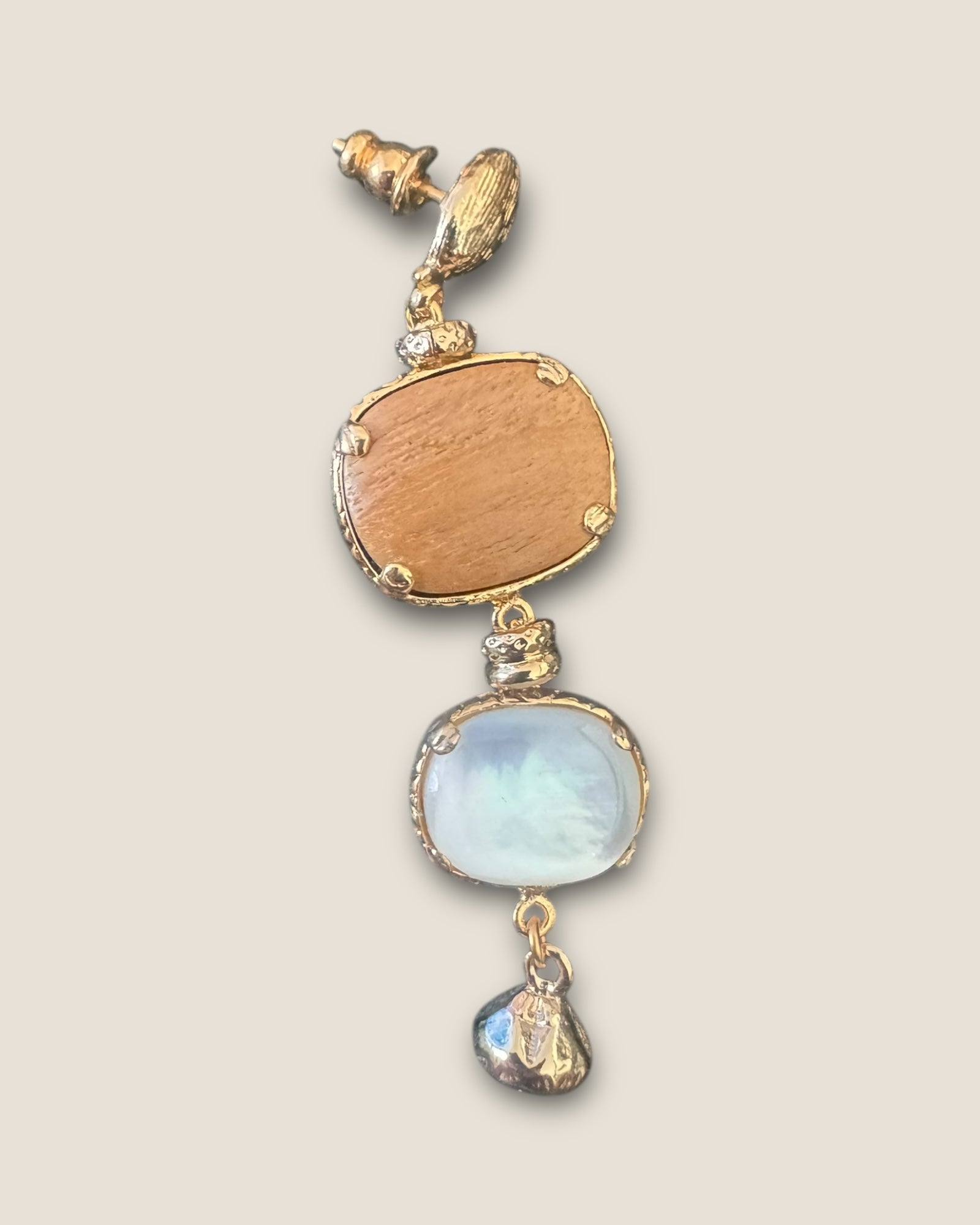 GAS BIJOUX - Boucles d’oreilles SILÈNE petit modèle dorées à l’or fin - Bois et nacre blanche