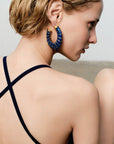 GAS BIJOUX - Boucles d’oreilles CYCLADE grand modèle acétate bleu marine dorées à l’or fin