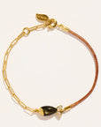 BE MAAD - Bracelet poisson beige/obsidienne dorée