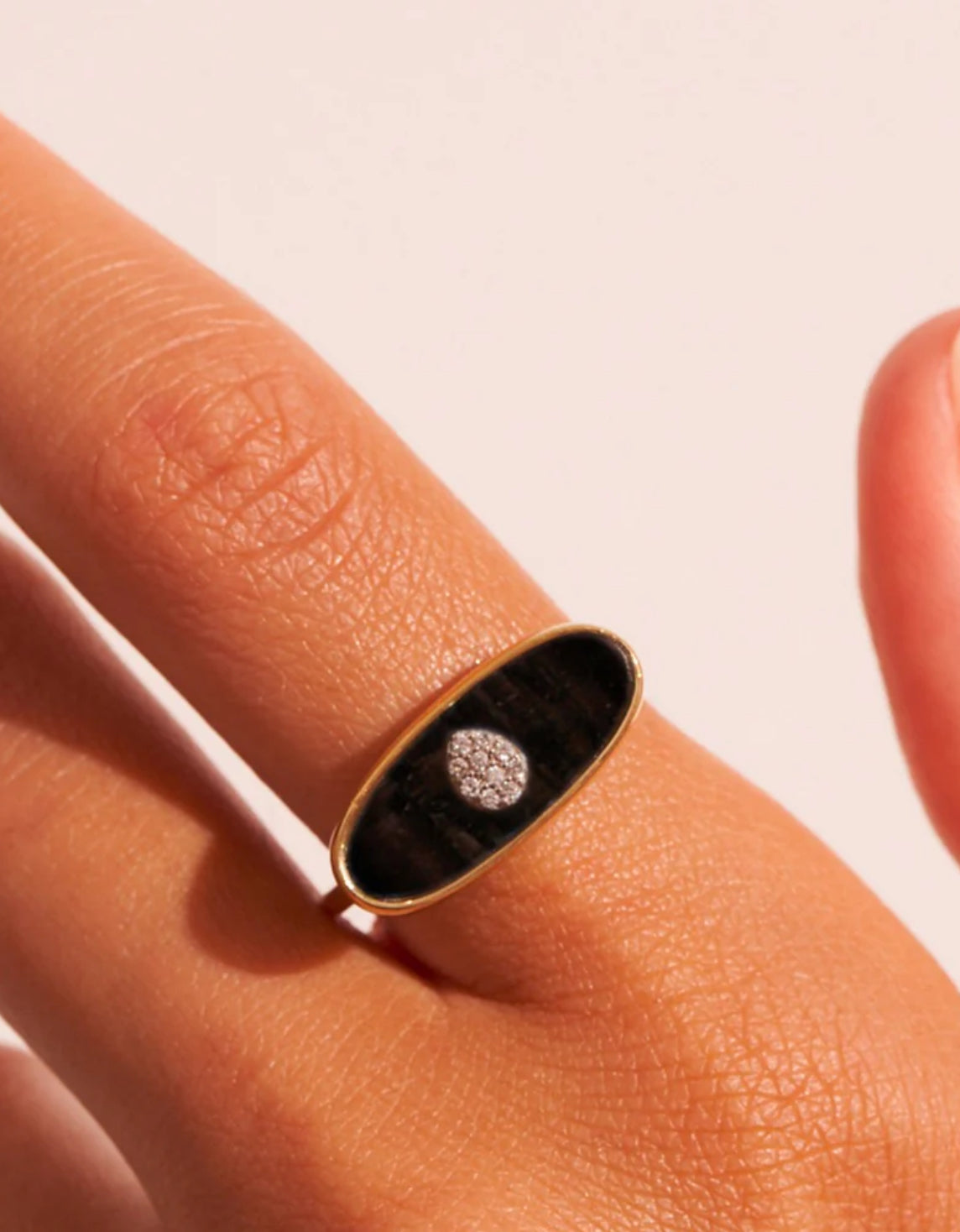 BE MAAD - Bague IZY 2 - Onyx texturé TAILLE 58