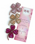 BY THELMA ET NINA - BROCHE TREFLE EN FAVEUR DU CANCER DU SEIN