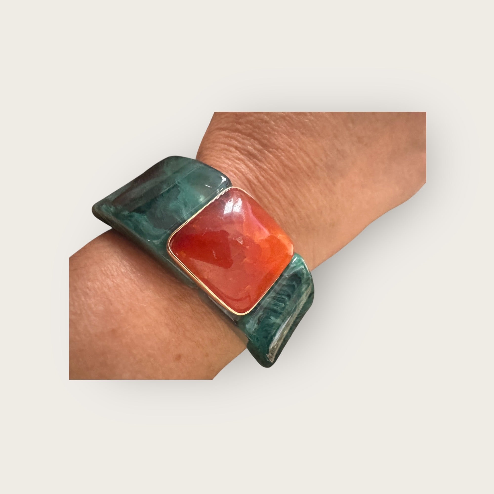 GAS BIJOUX - Bracelet ARTY acétate vert et pierre centrale en cornaline