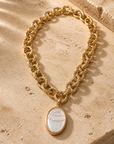 GAS BIJOUX - COLLIER SCARABÉE DORÉ - PENDENTIF NACRE