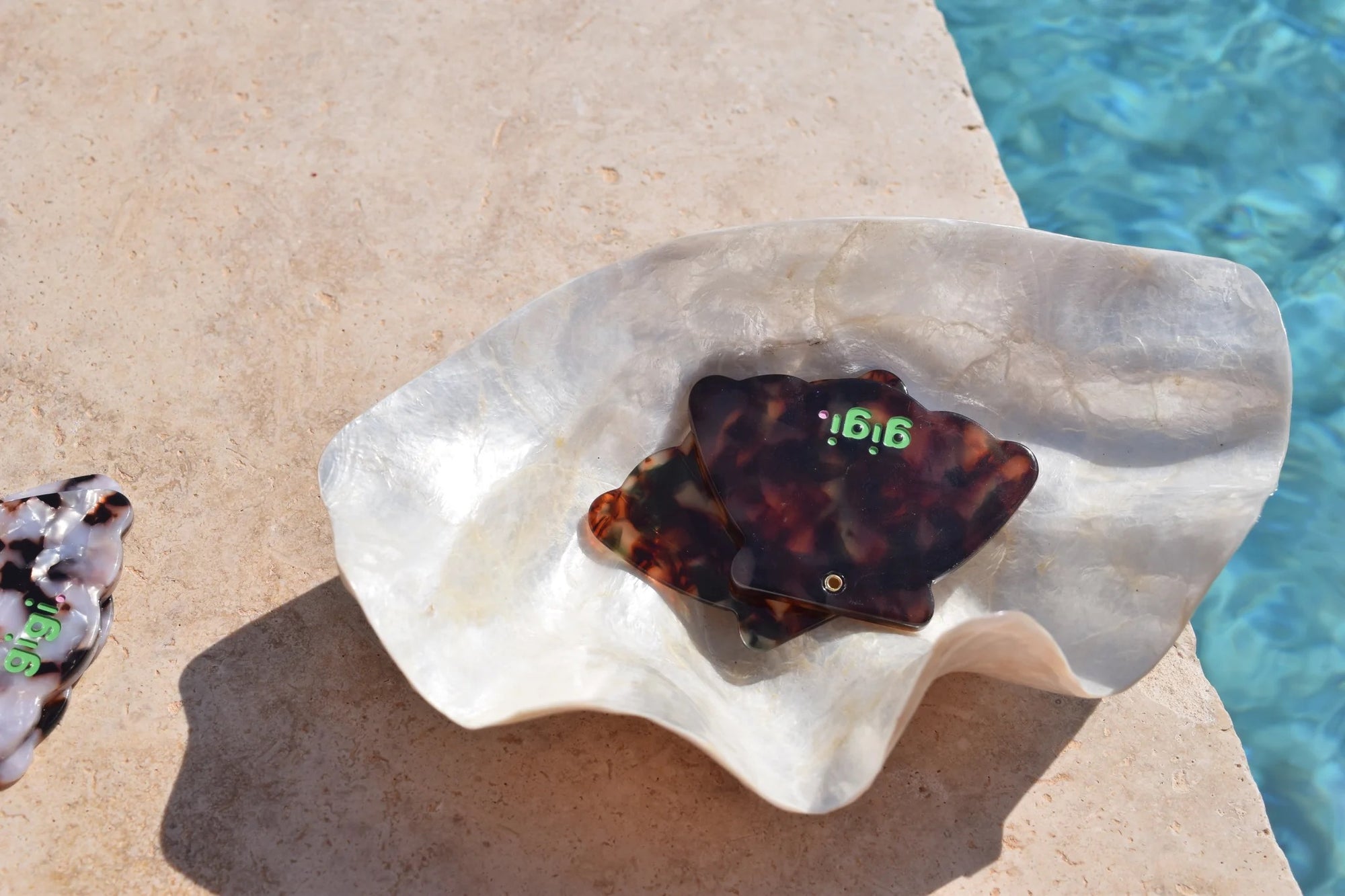 GIGI - Miroir coquillage ambre