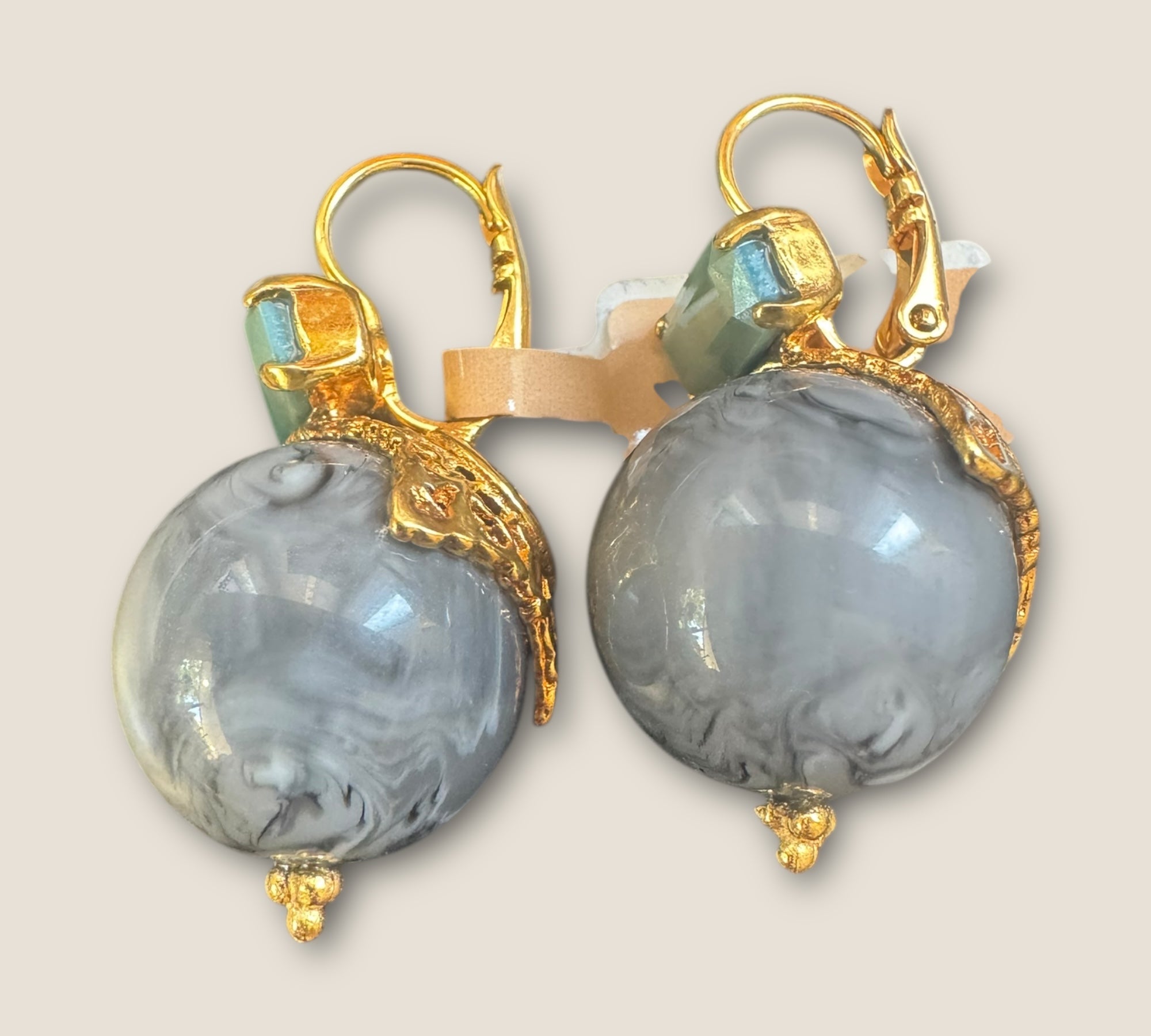 GAS BIJOUX - Boucles d'oreilles DECALCIA dorée à l'or fin - Grise