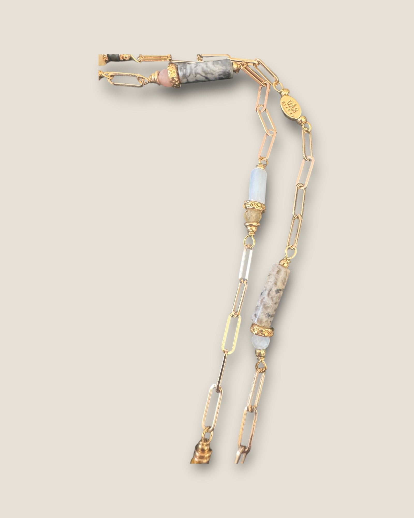 GAS BIJOUX - Collier SCAPULAIRE KALI doré à l’or fin - Calcite et Howlite