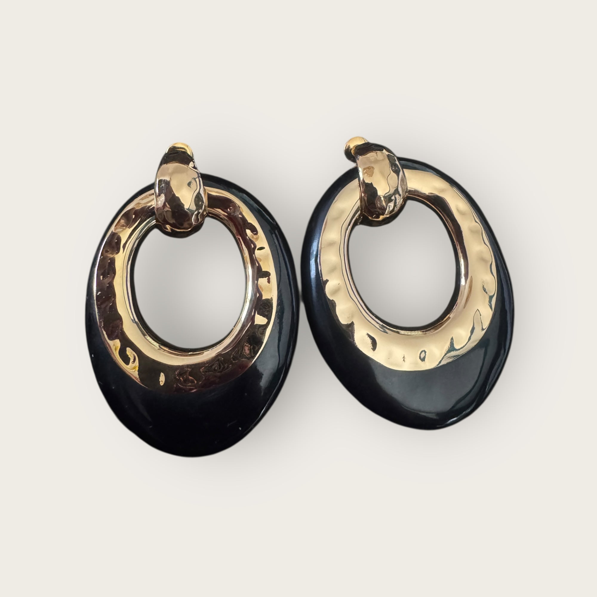 GAS BIJOUX - Boucles d'oreilles SELVA noires PM dorées à l'or fin - Résine noire