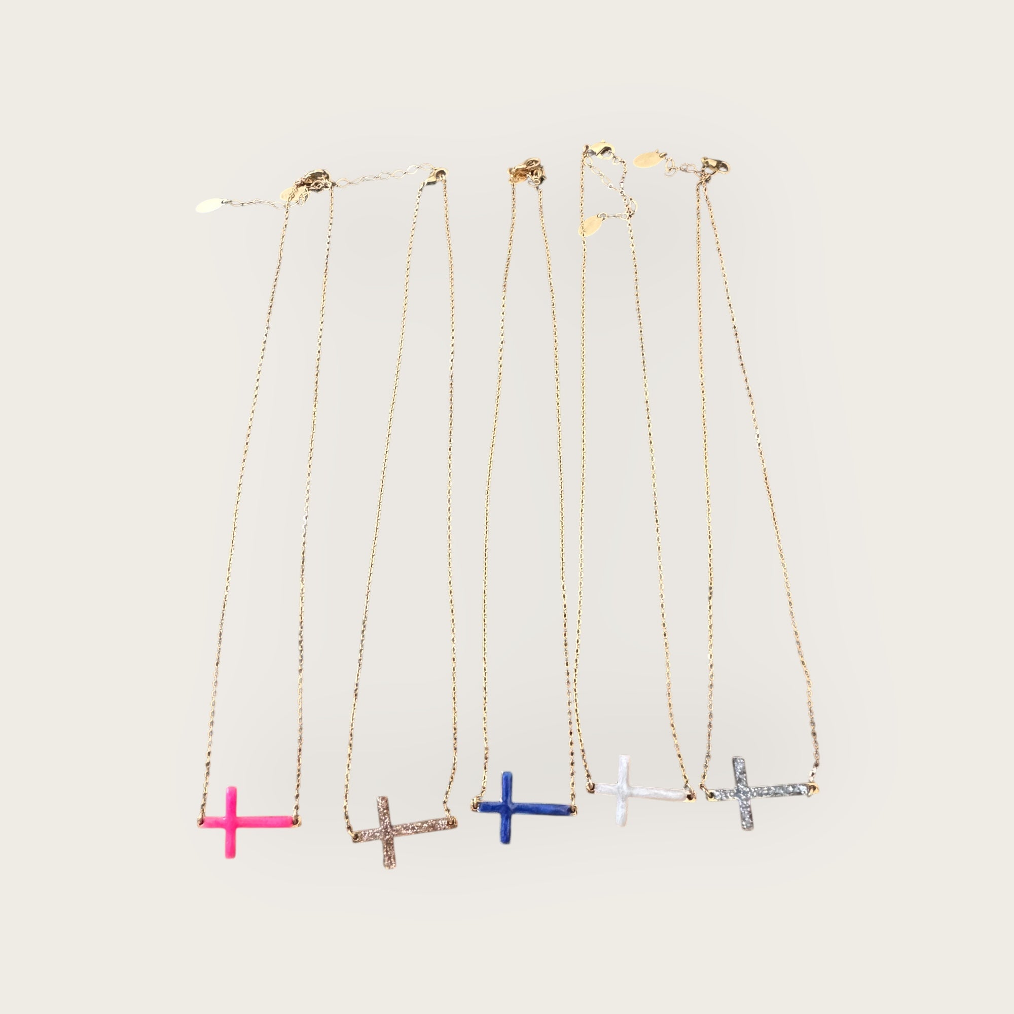 Mademoiselle OUPS - Collier CORPUS CRAZY - Grande croix émaillée horizontale - ROSE FLUO