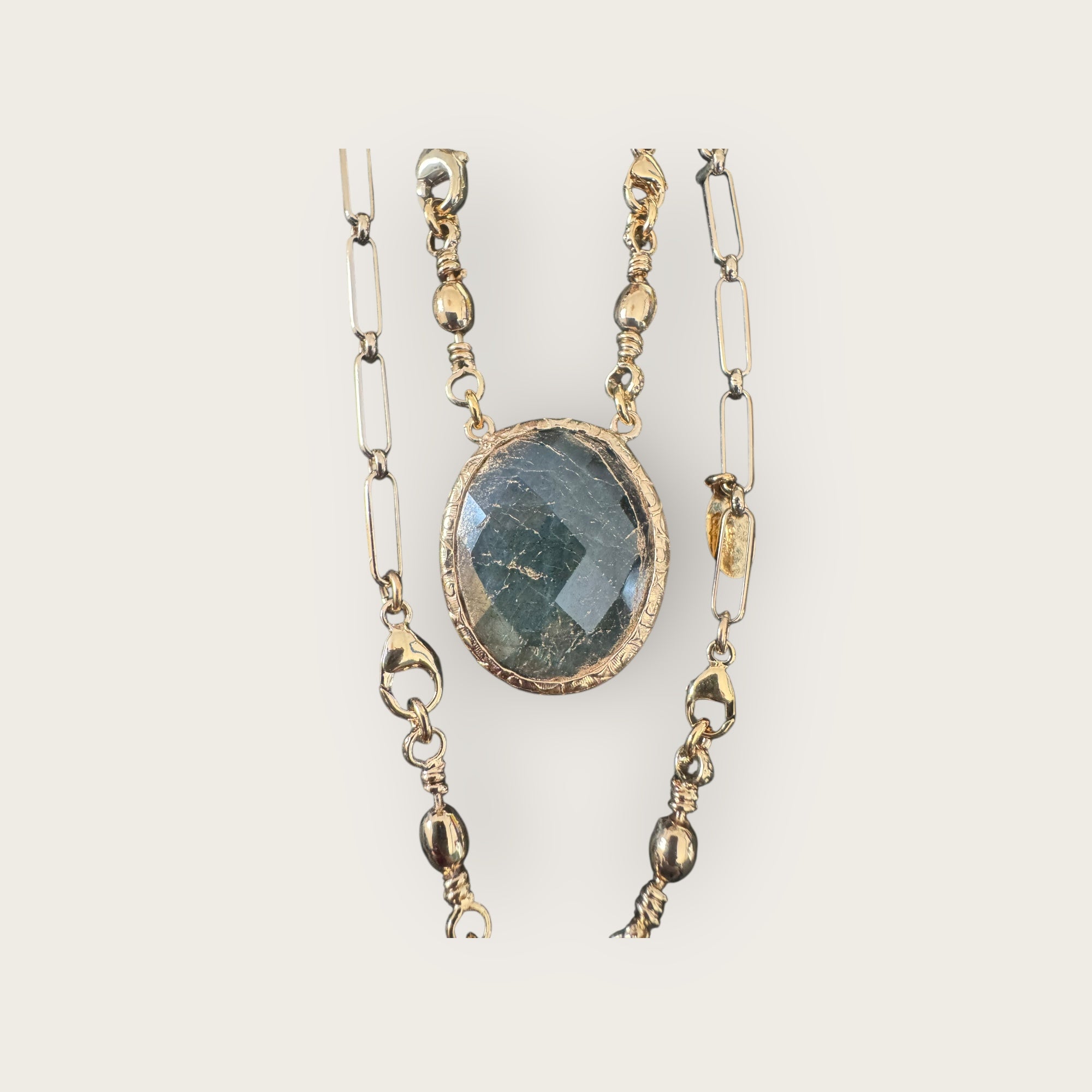 GAS BIJOUX - Collier SCAPULAIRE serti doré à l'or fin - Jaspe et labrodorite avec de la poudre d'or
