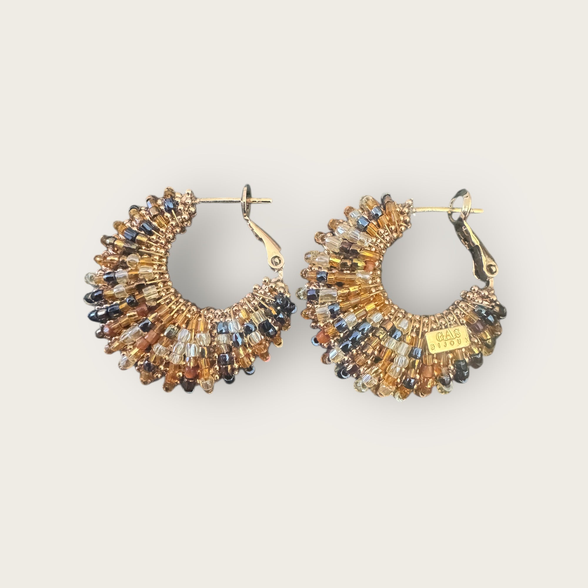 GAS BIJOUX - Boucles d’oreilles IZZIA petit modèle dorées - Mix de marron et gris