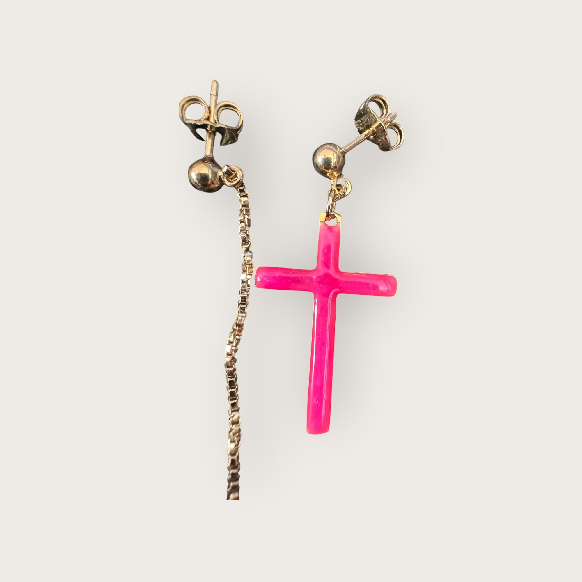 Mademoiselle OUPS - Boucles d'oreilles CORPUS CRAZY simple croix émaillée - ROSE FLUO