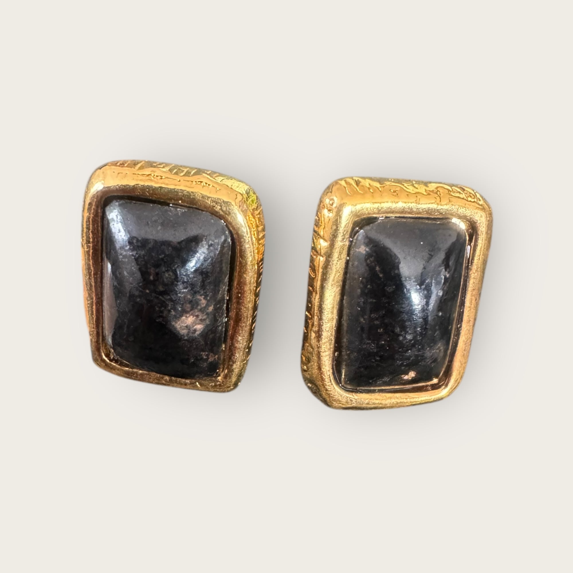 GAS BIJOUX - Boucles d'oreilles puces TOTEM dorées à l'or fin - Onyx