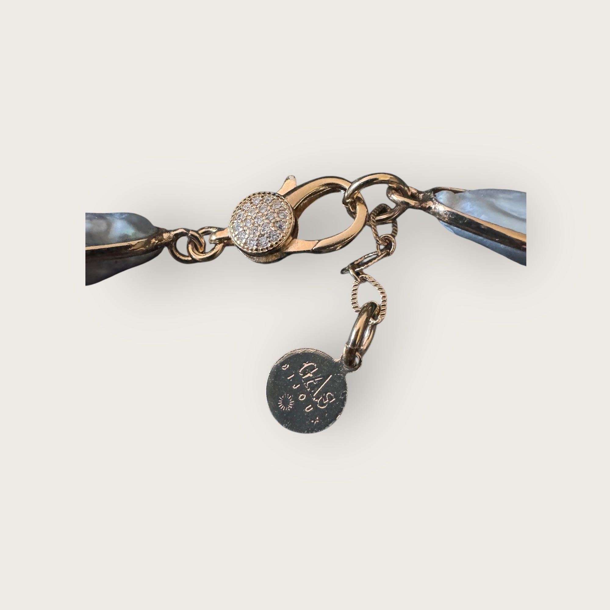 GAS BIJOUX - Collier CAYO doré à l'or fin - NACRE GRISE
