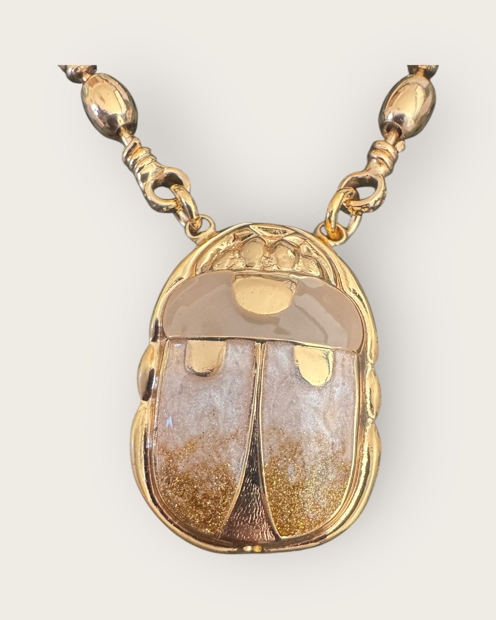 GAS BIJOUX - Collier SERTI SCAPULAIRE doré à l'or fin et scarabée beige