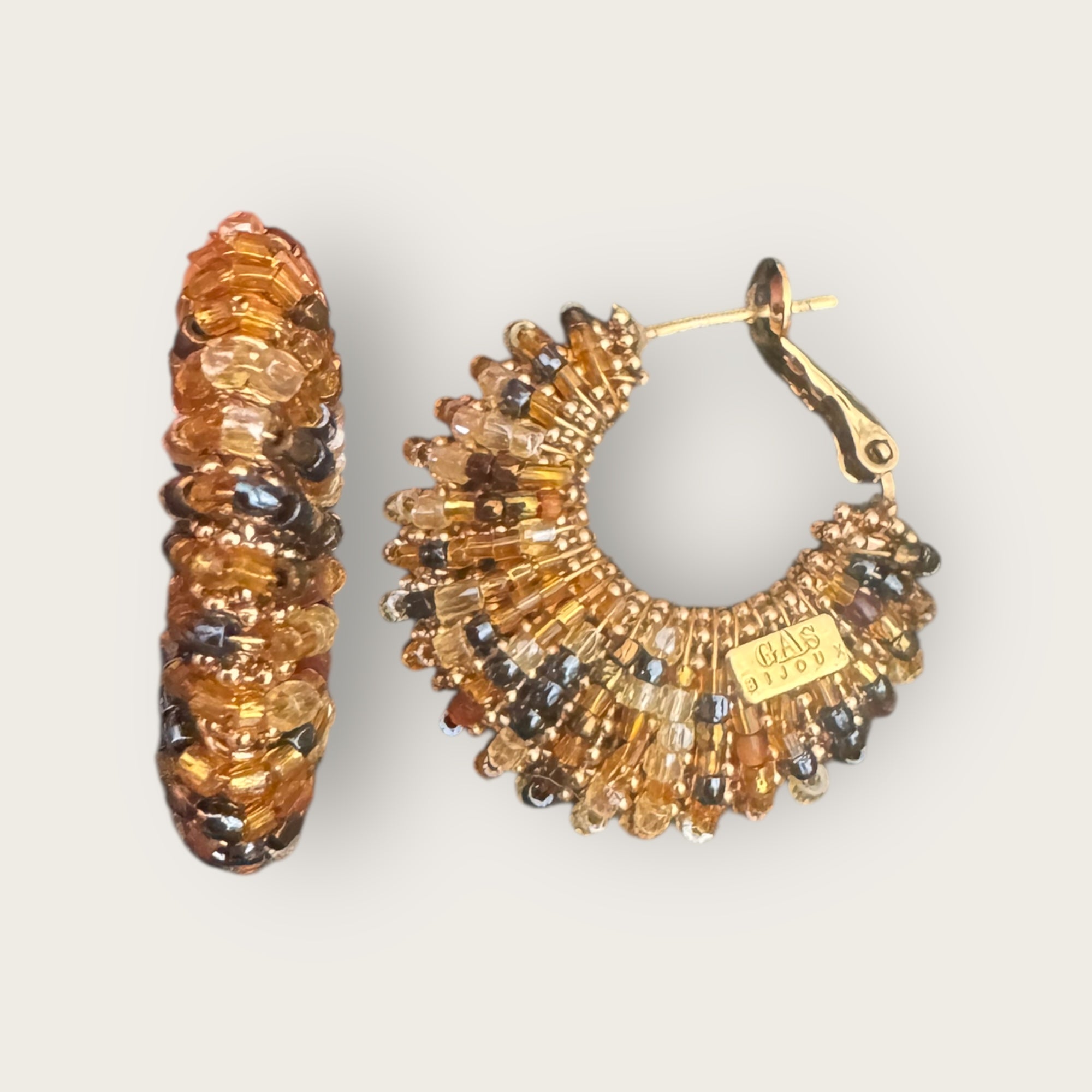 GAS BIJOUX - Boucles d’oreilles IZZIA petit modèle dorées - Mix de marron et gris