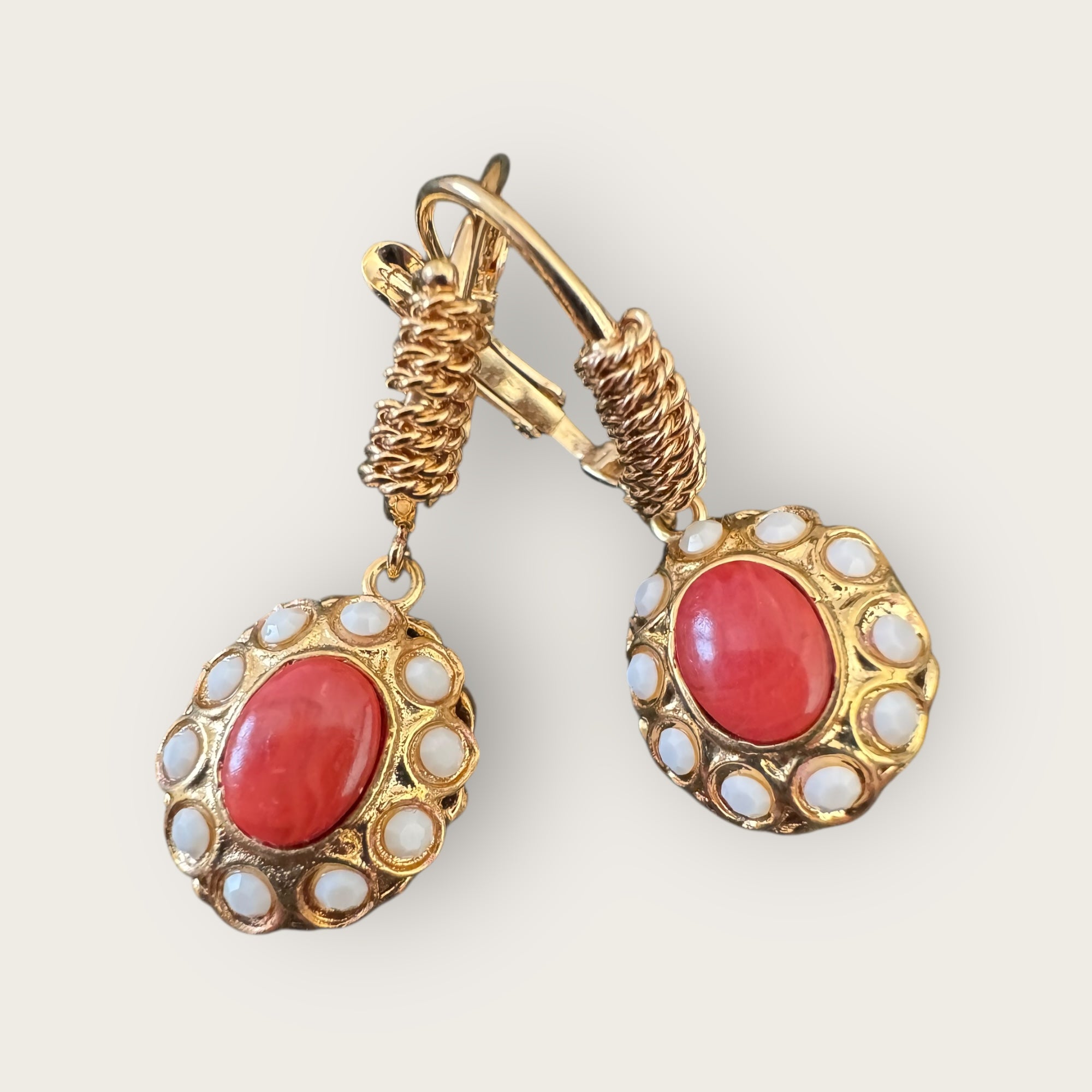 GAS BIJOUX - Boucles d'oreilles TAO SPLASH dorées à l'or fin - Cornaline et agate blanche