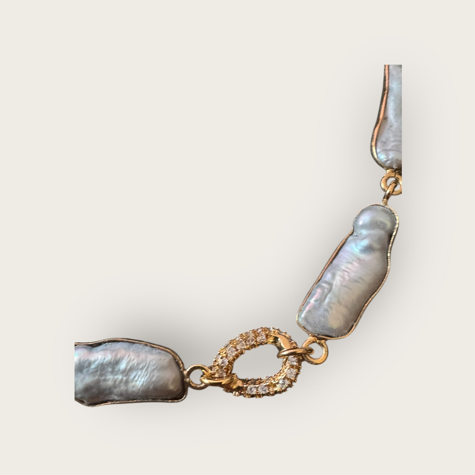 GAS BIJOUX - Collier CAYO doré à l'or fin - NACRE GRISE