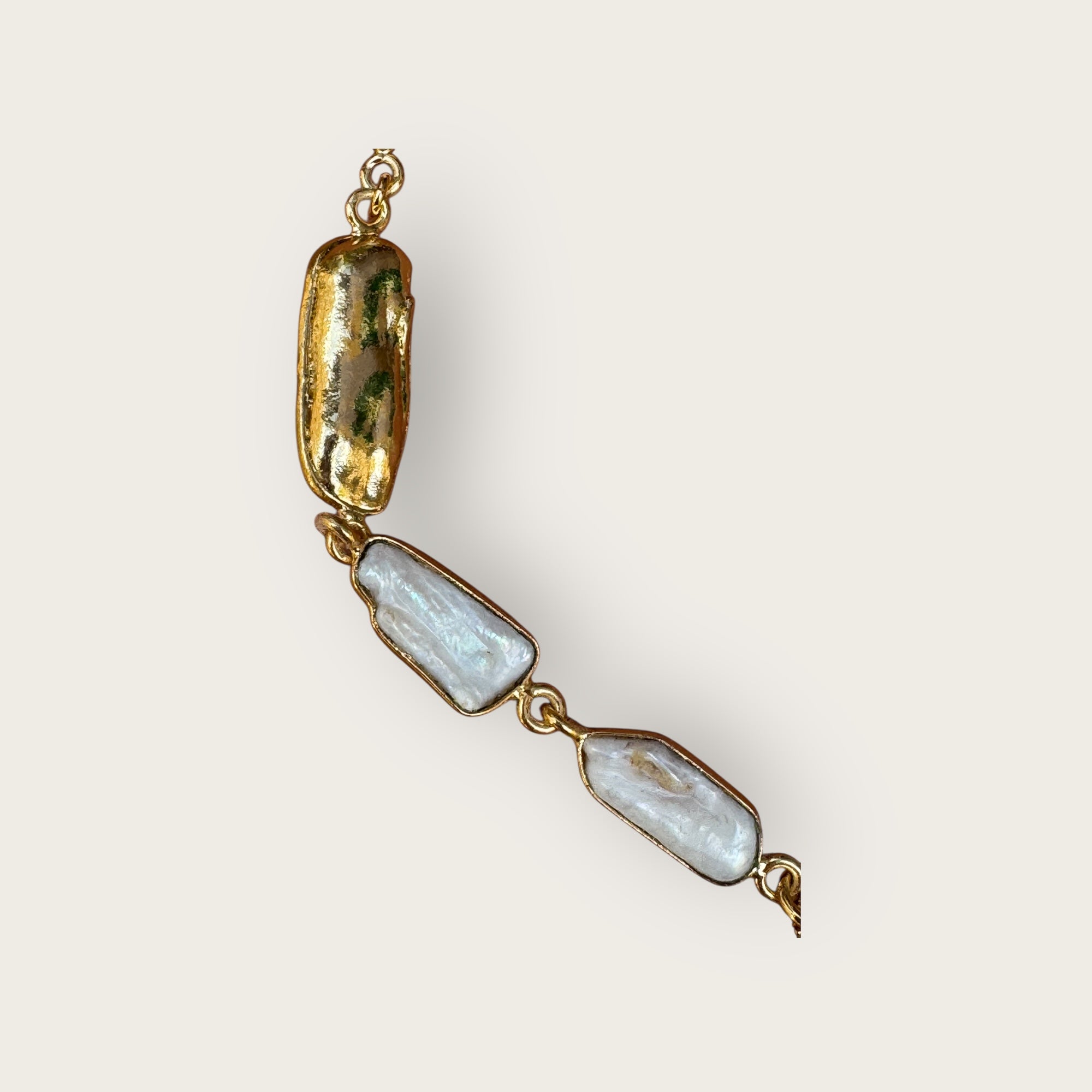 GAS BIJOUX - Collier CAYO doré à l'or fin et nacre blanche
