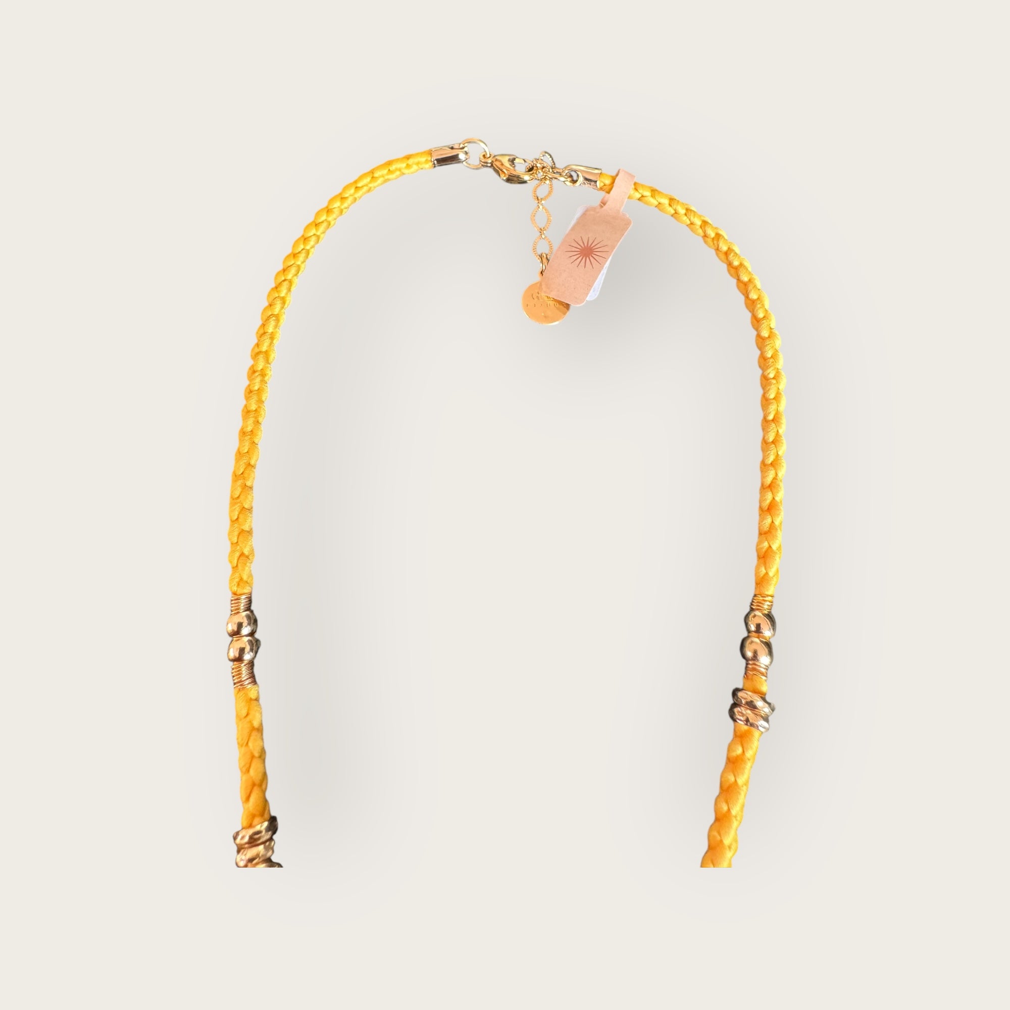 GAS BIJOUX - Collier BELLAGIO en métal doré sur cordon jaune avec charm's - Pièce unique