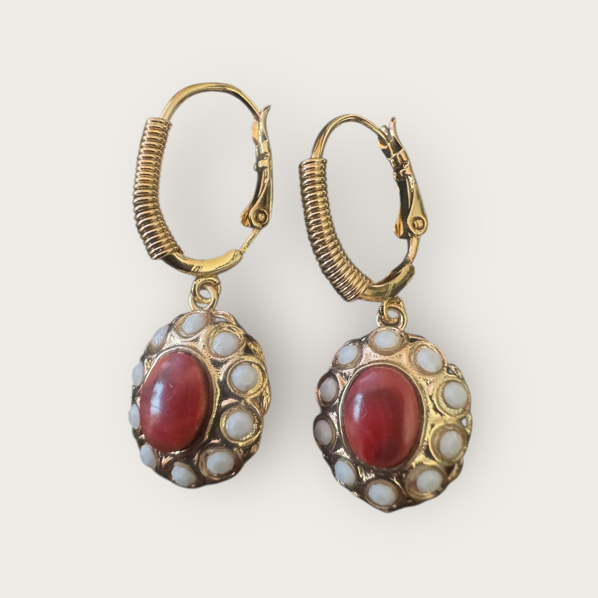 GAS BIJOUX - Boucles d’oreilles TAO SPLASH dorées à l’or fin - Cornaline et cristaux blancs