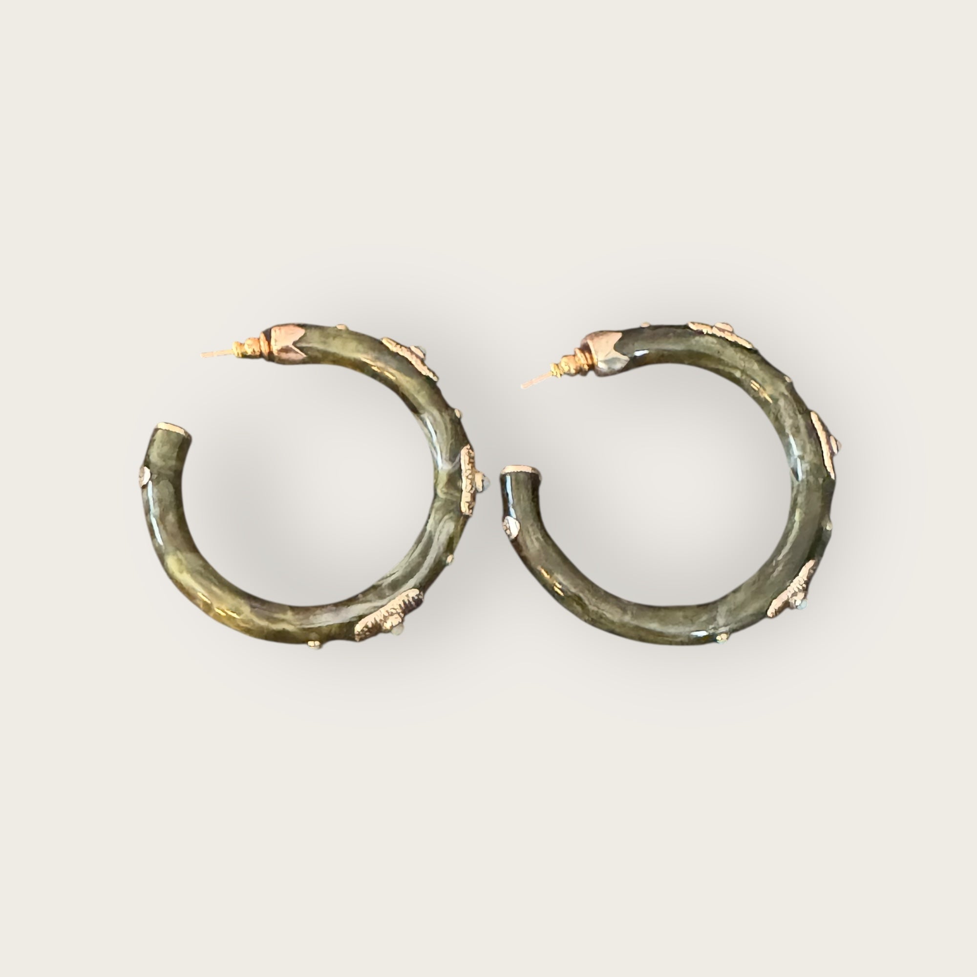 GAS BIJOUX - Boucles d'oreilles créoles acétate CAFTAN dorées à l'or fin - Vertes