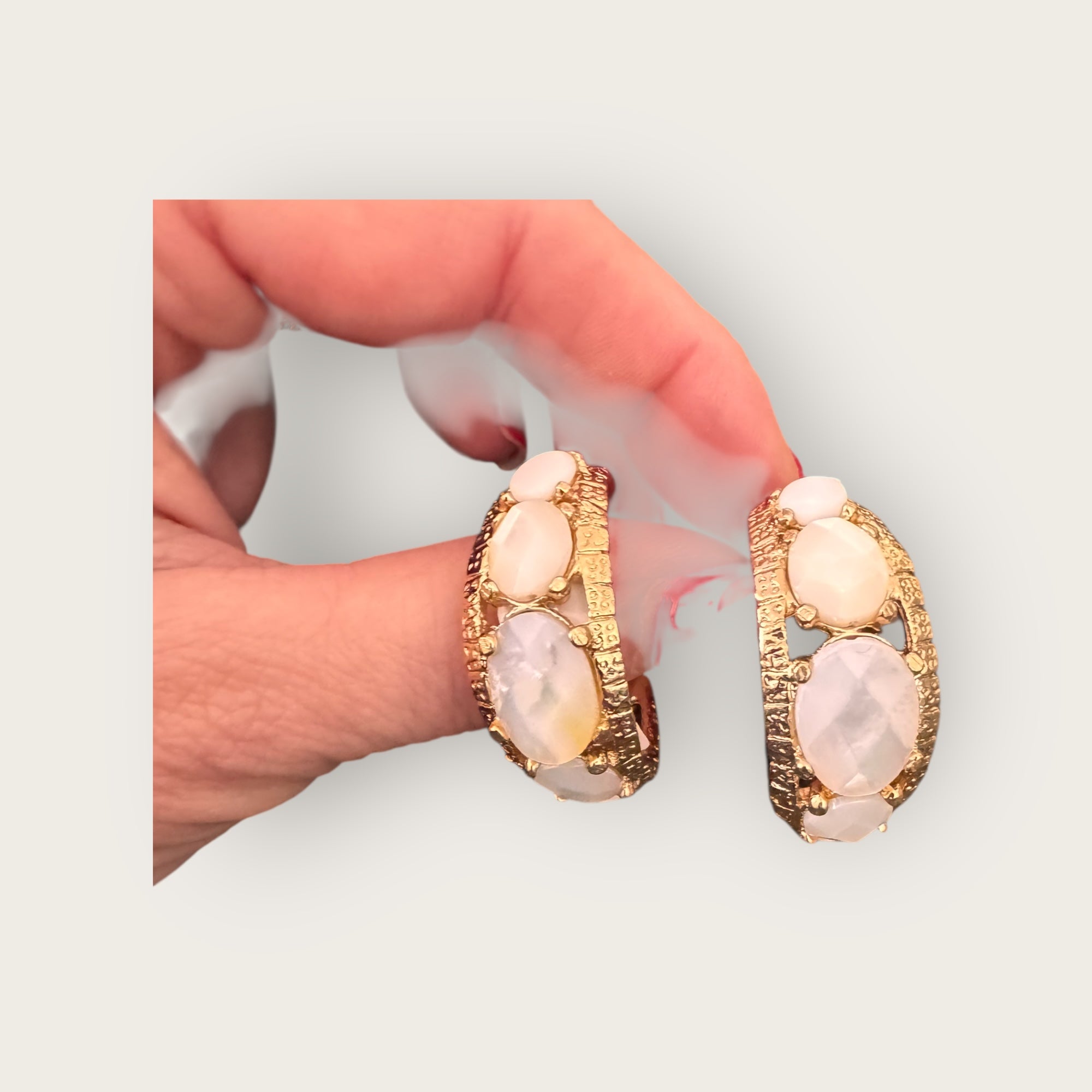 GAS BIJOUX - Boucles d'oreilles OREA dorées à l'or fin - Nacre blanche - NOUVEAU MODELE