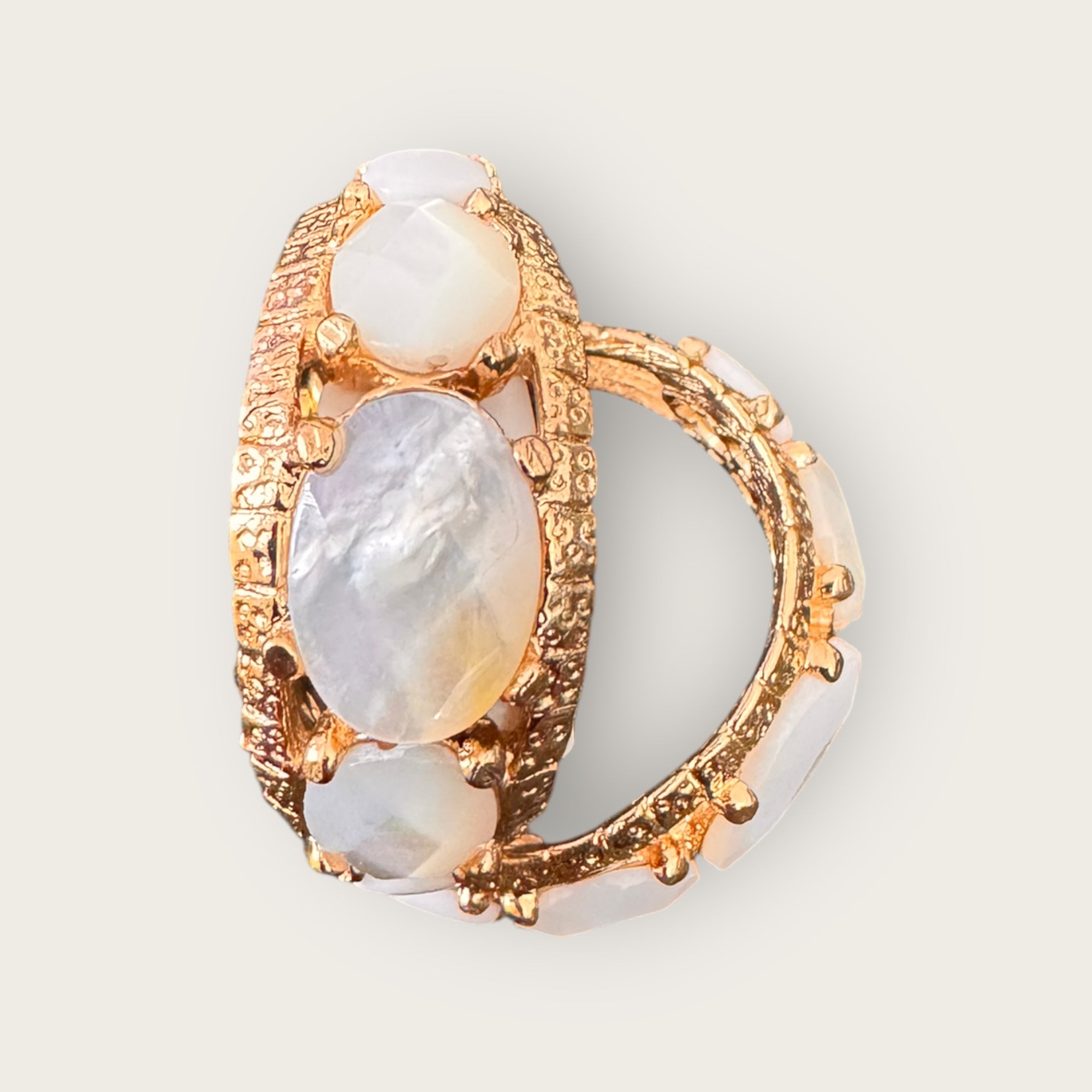 GAS BIJOUX - Boucles d'oreilles OREA dorées à l'or fin - Nacre blanche - NOUVEAU MODELE