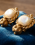 GAS BIJOUX - BOUCLES D'OREILLES AMARANTE CABOCHONS DORÉES CLIPS - NACRE BLANCHE